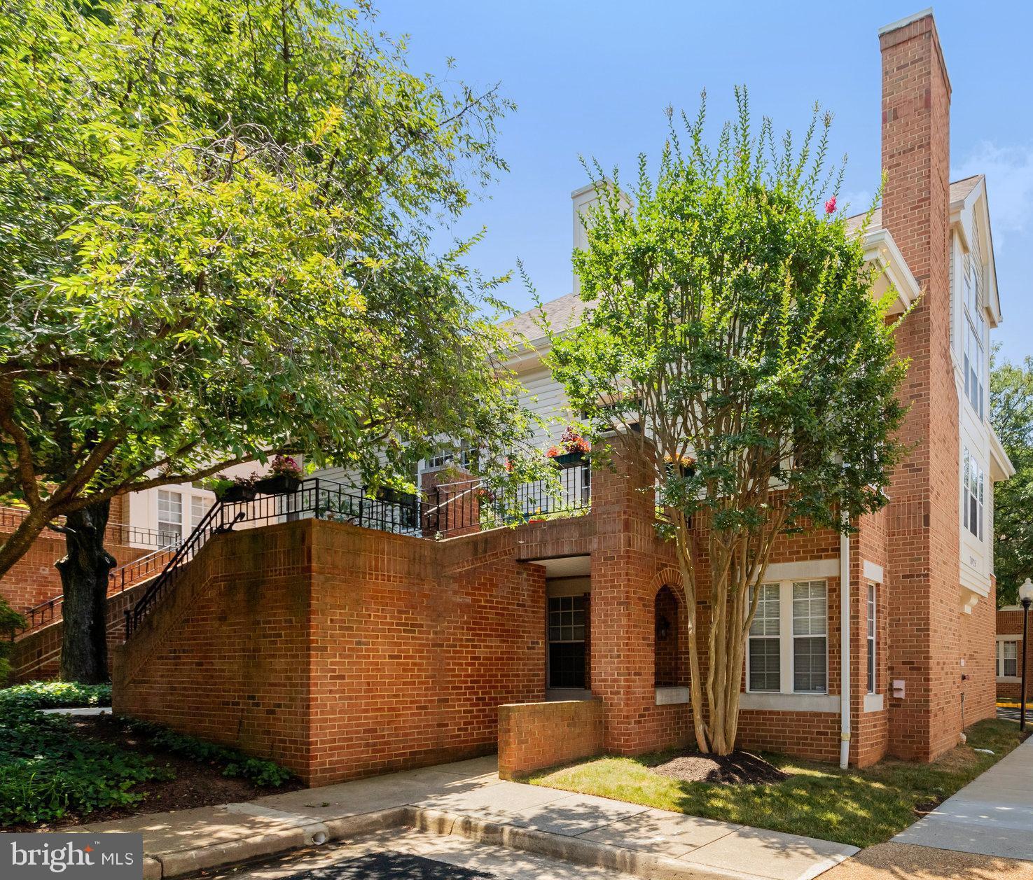 7025 HAYCOCK ROAD N