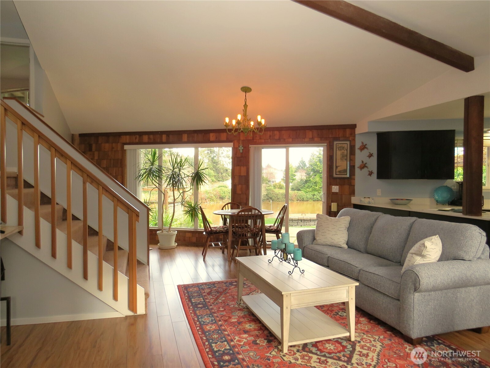 490 Dolphin Avenue NE