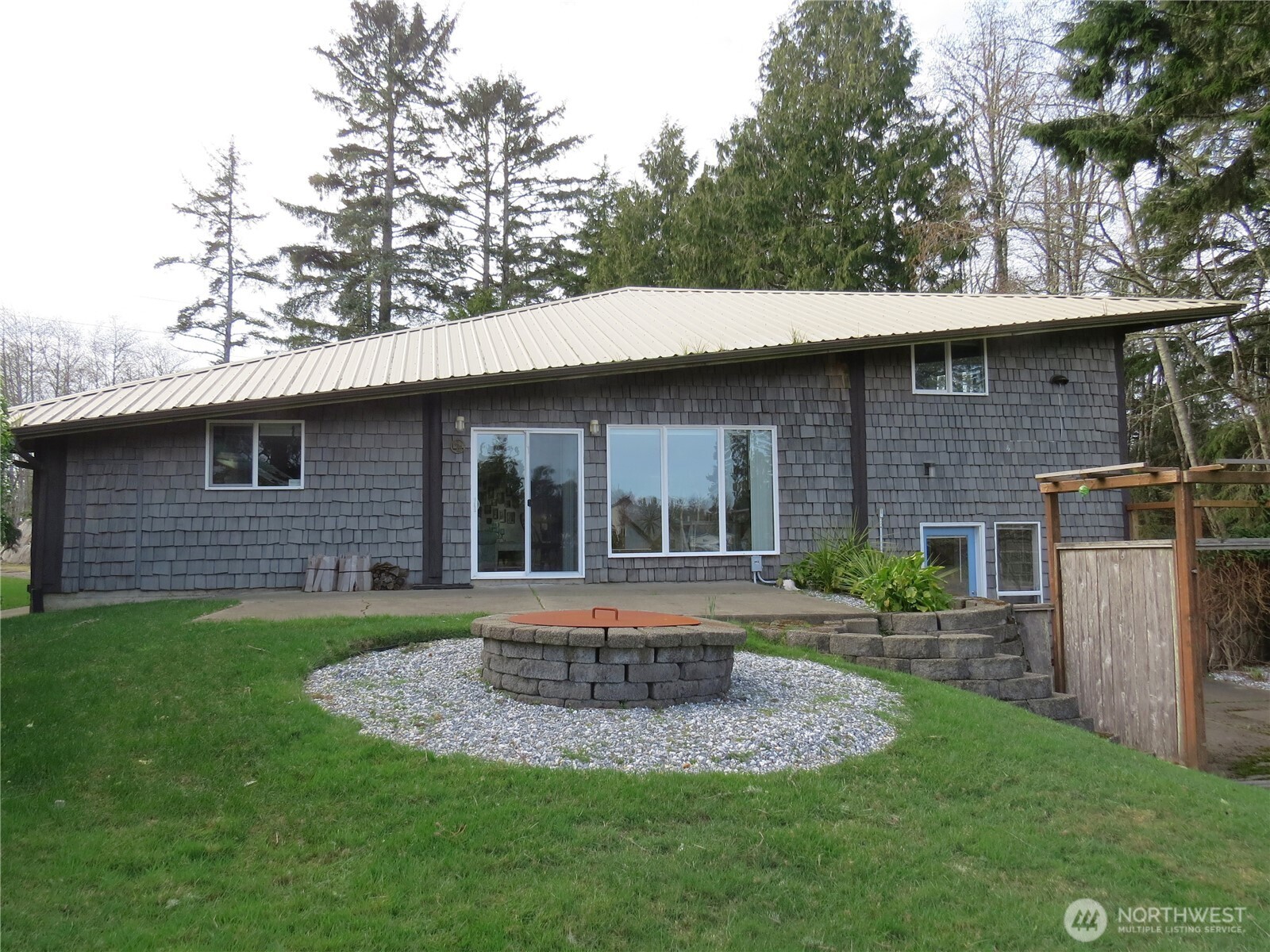 490 Dolphin Avenue NE