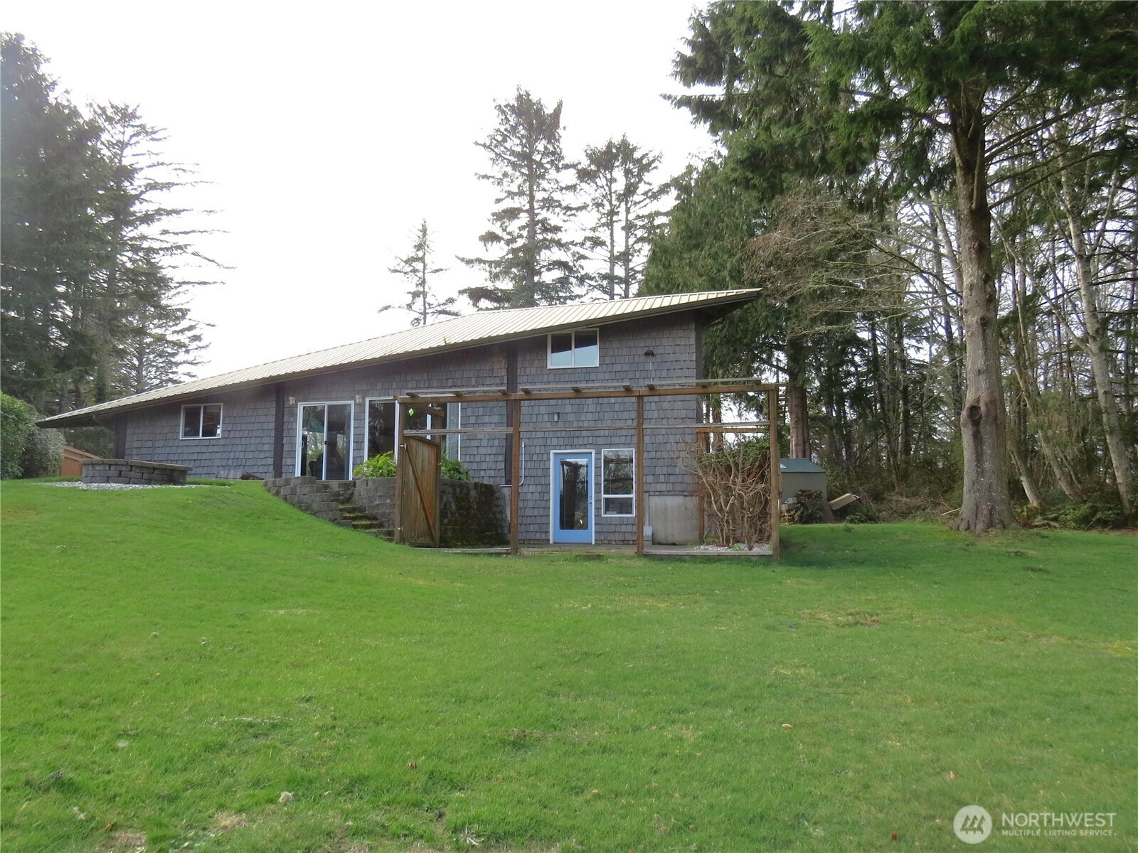 490 Dolphin Avenue NE