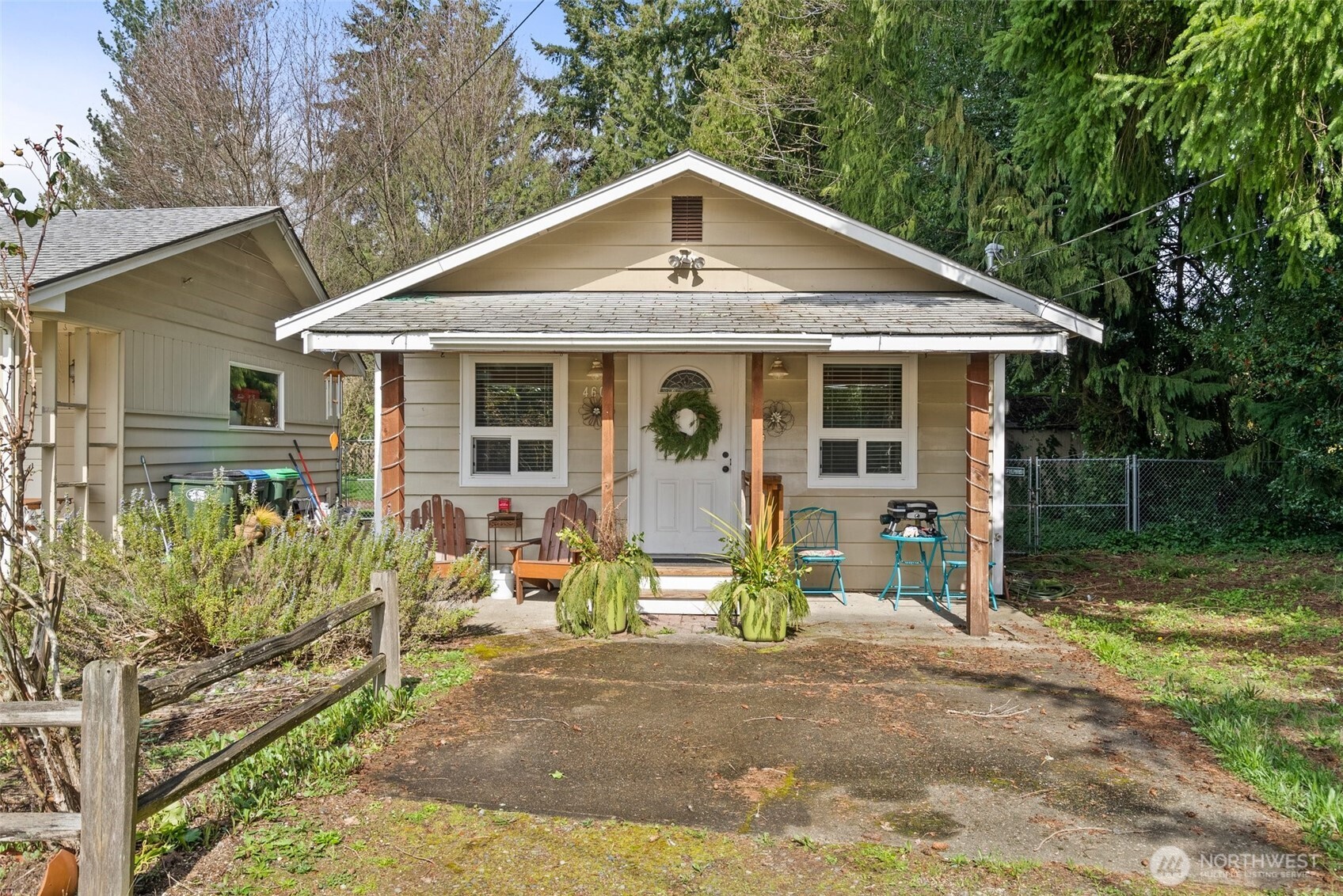 4606 15th Avenue NE