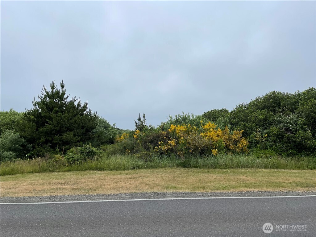 409 Ocean Shores Boulevard NW