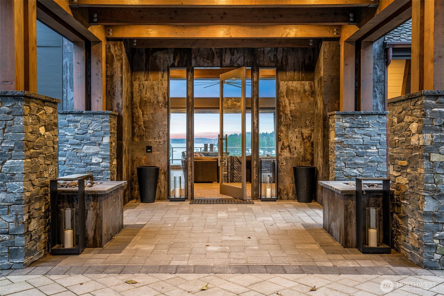 280 E Dawnview Drive