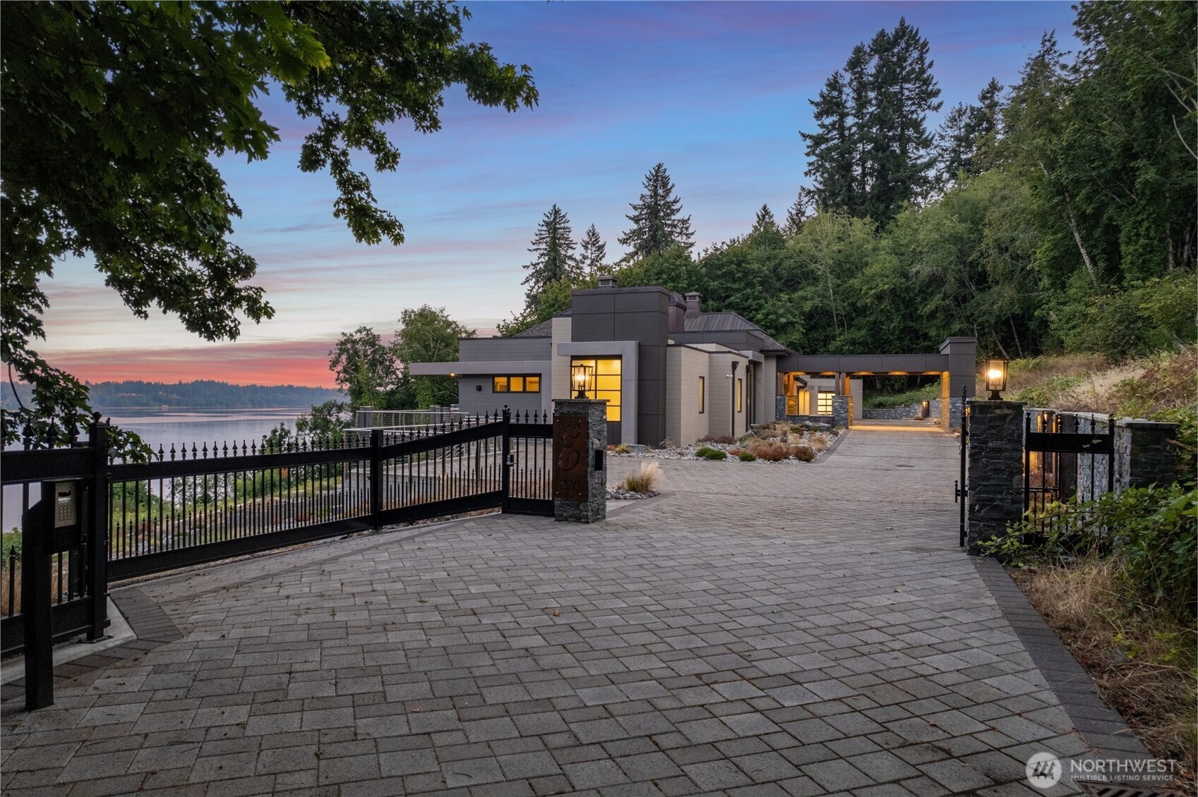 280 E Dawnview Drive