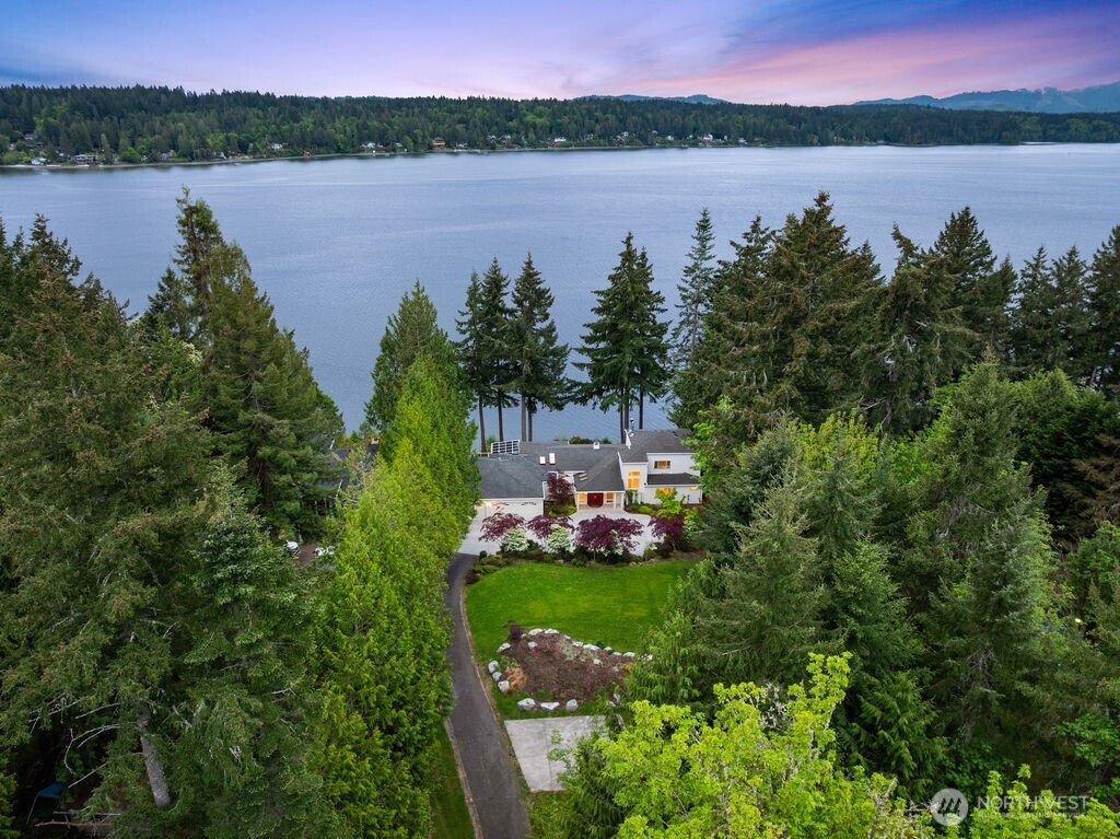 3236 Gravelly Beach Loop NW