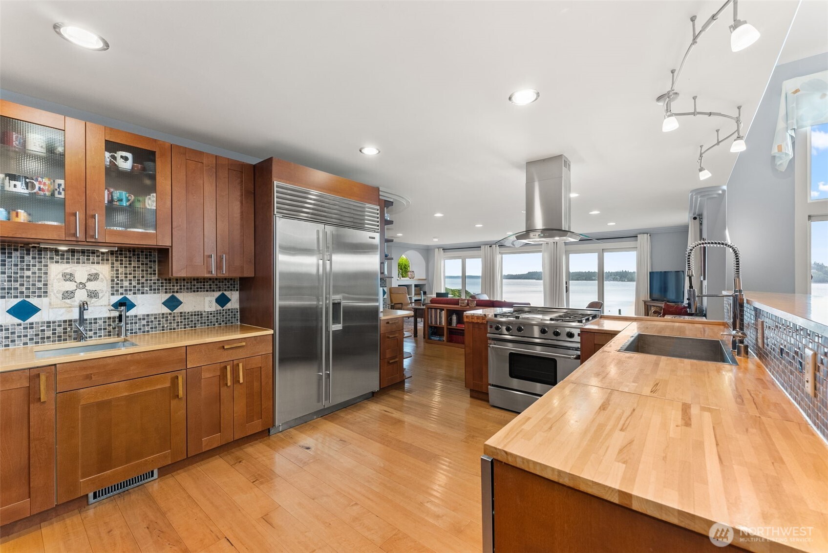 7342 Huckleberry Road NW