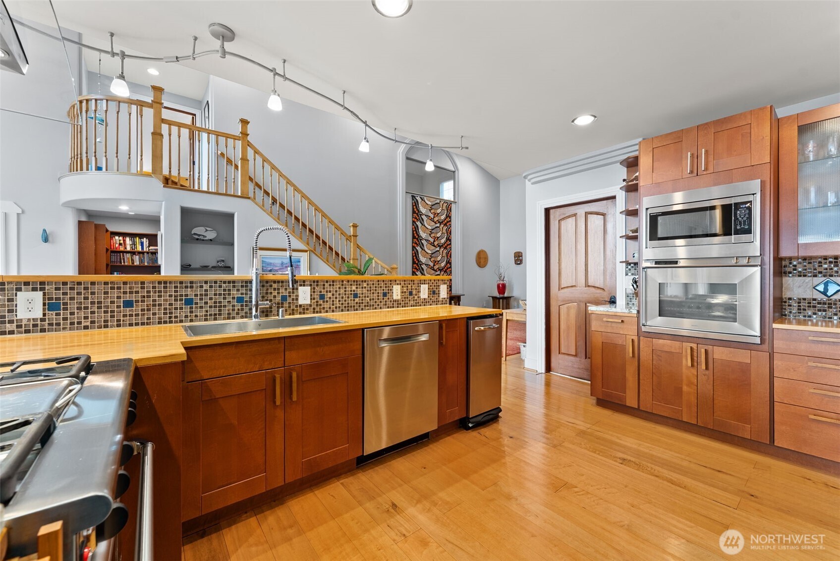 7342 Huckleberry Road NW