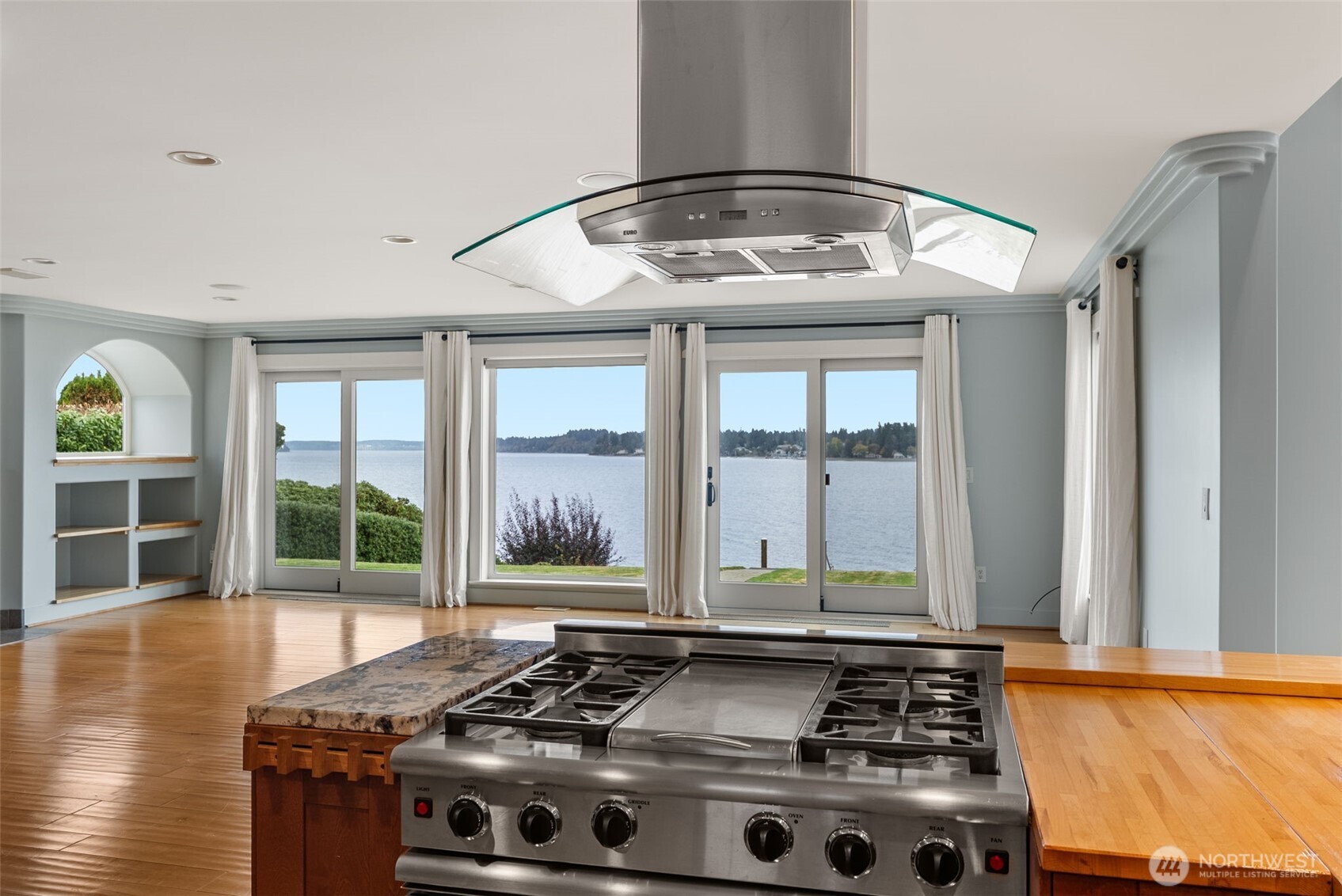 7342 Huckleberry Road NW