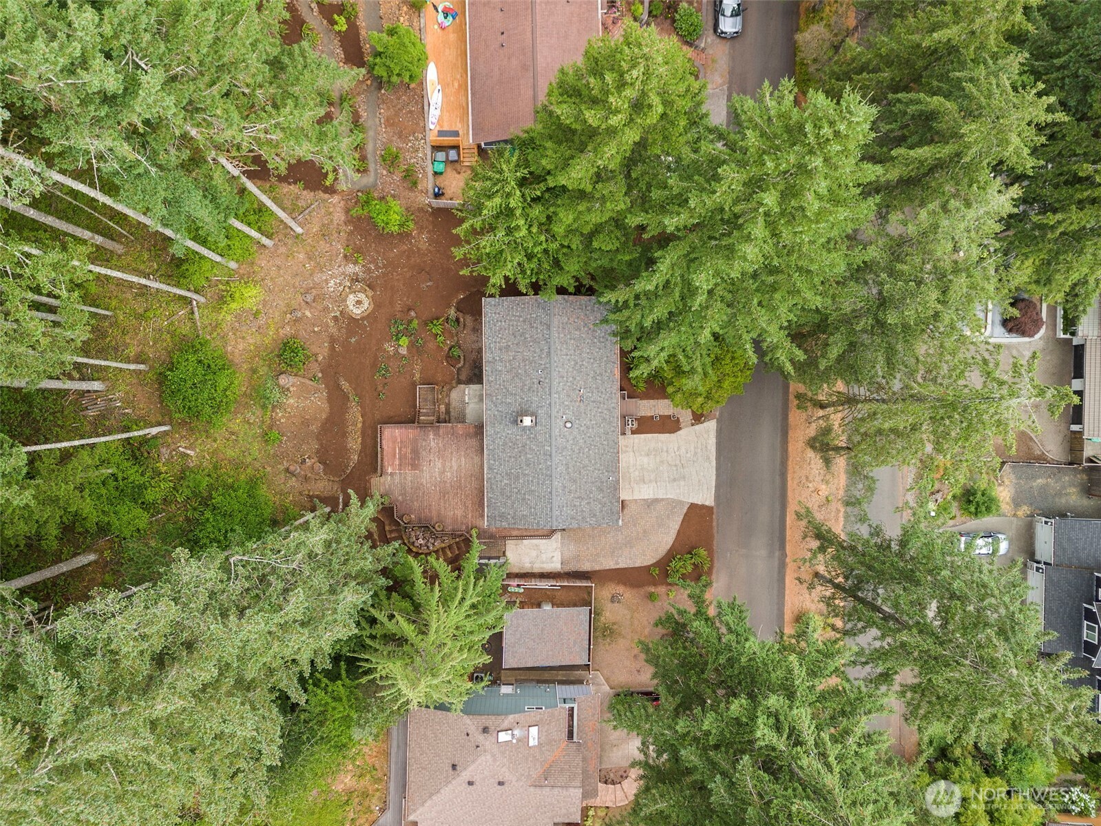 2131 Lakemoor Drive SW