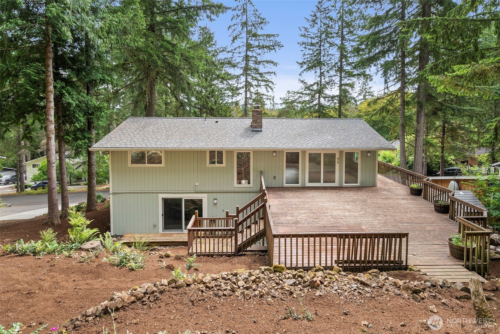 2131 Lakemoor Drive SW