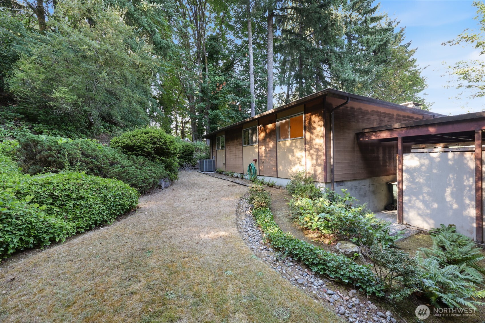 3529 Country Club Drive NW