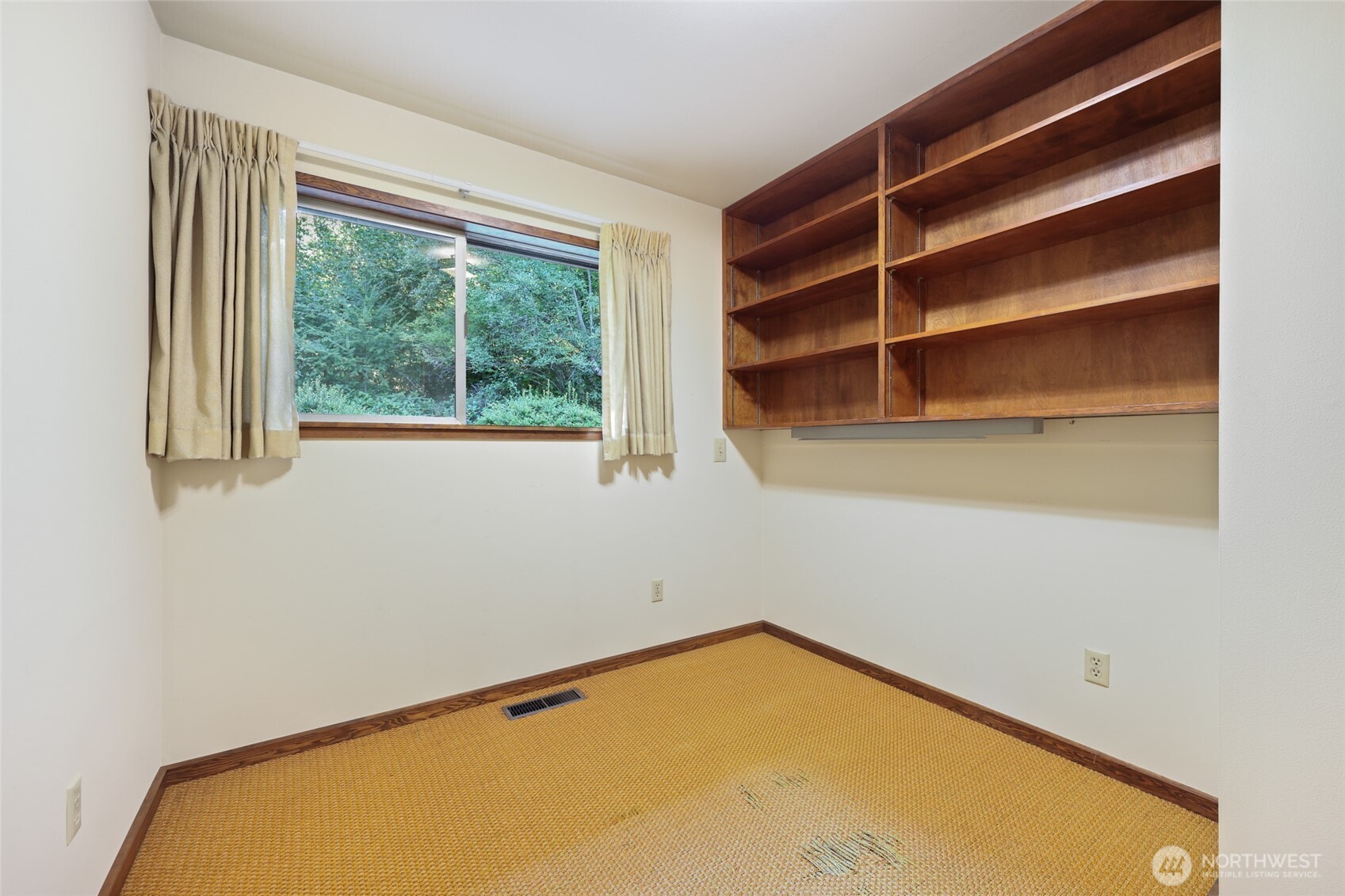 3529 Country Club Drive NW