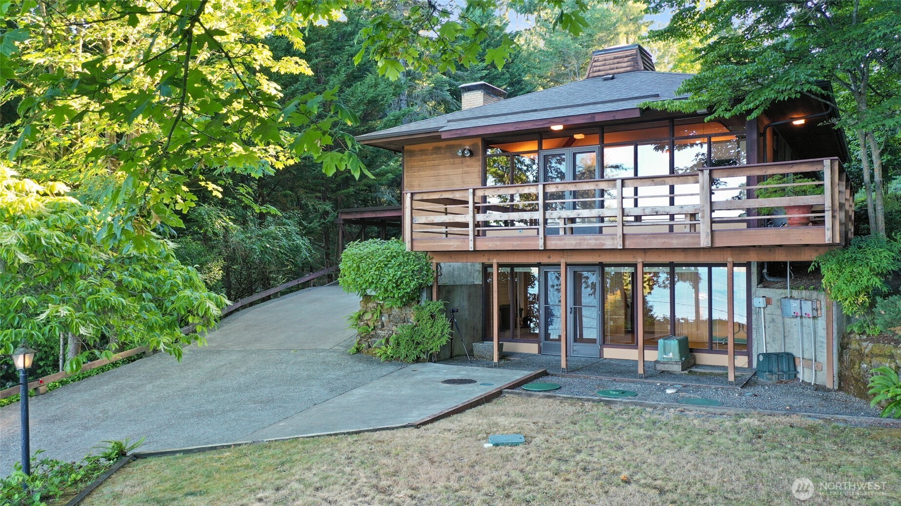 3529 Country Club Drive NW