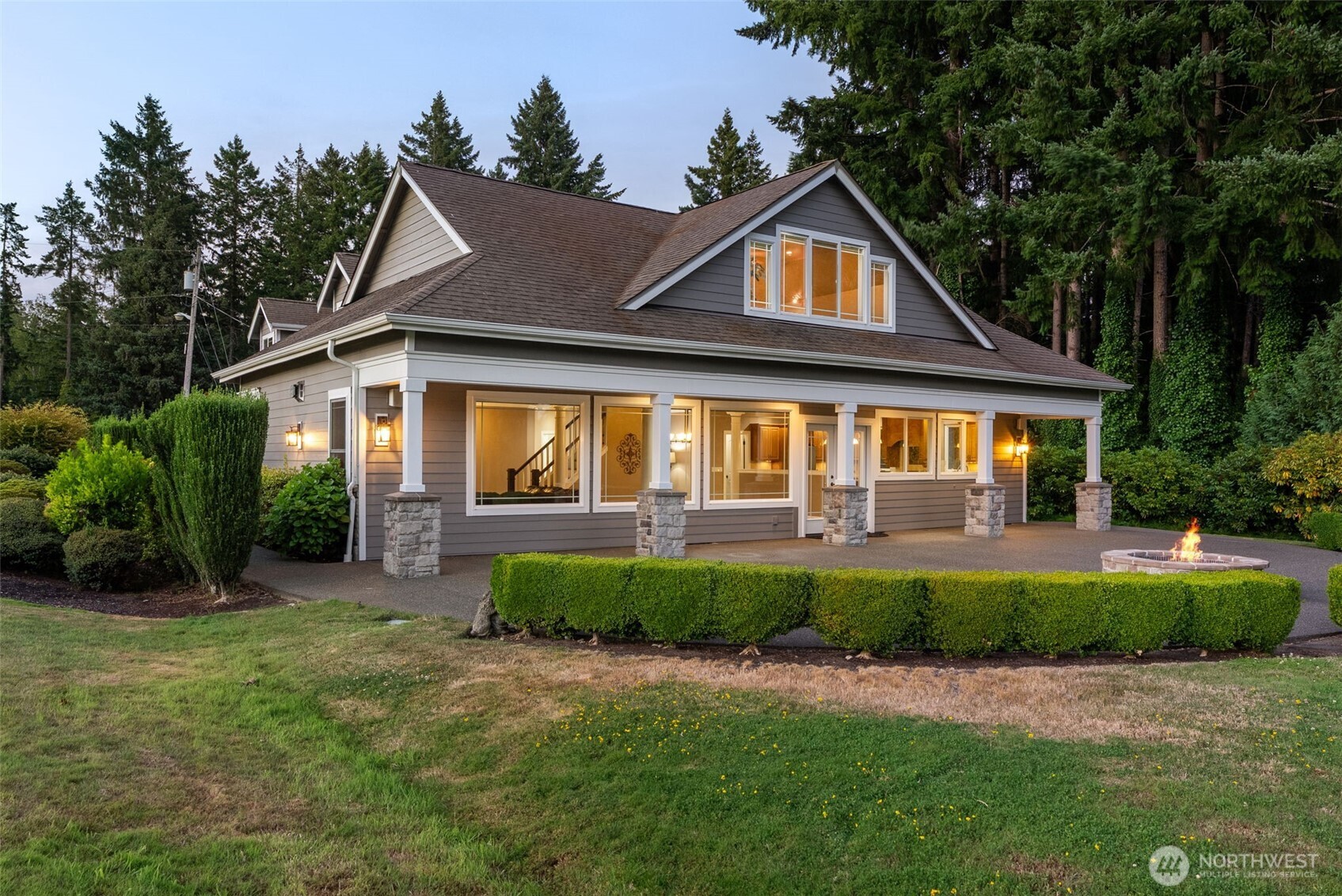 2609 Country Club Court NW