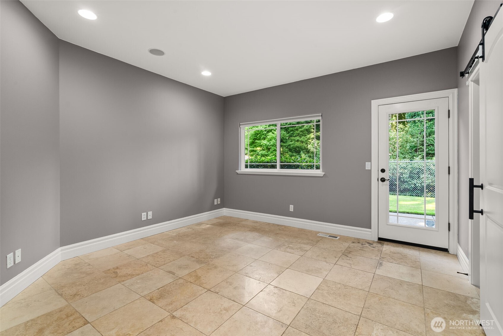 2609 Country Club Court NW