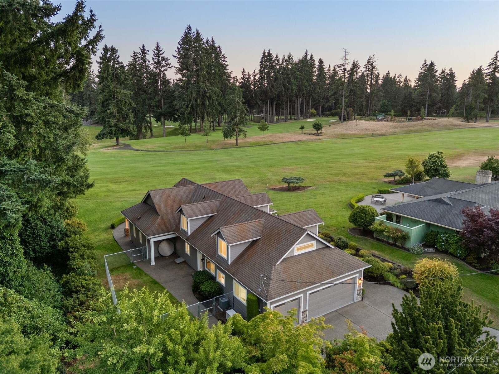 2609 Country Club Court NW