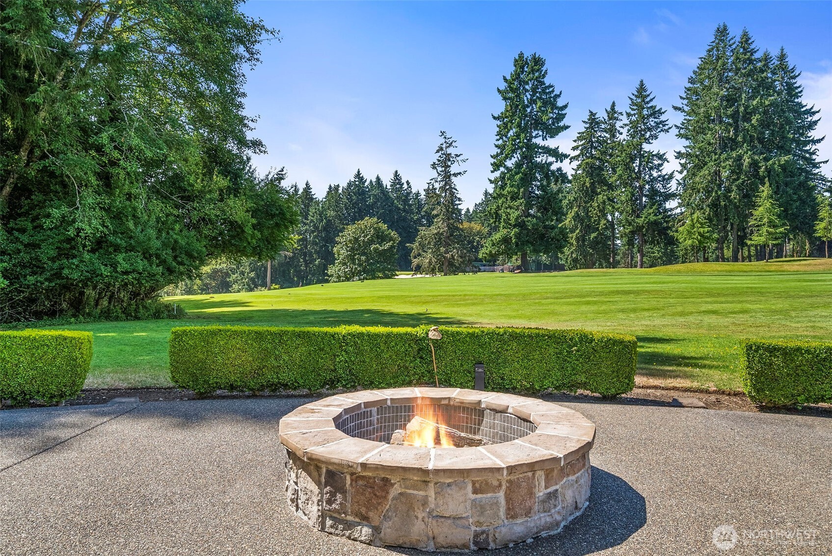 2609 Country Club Court NW
