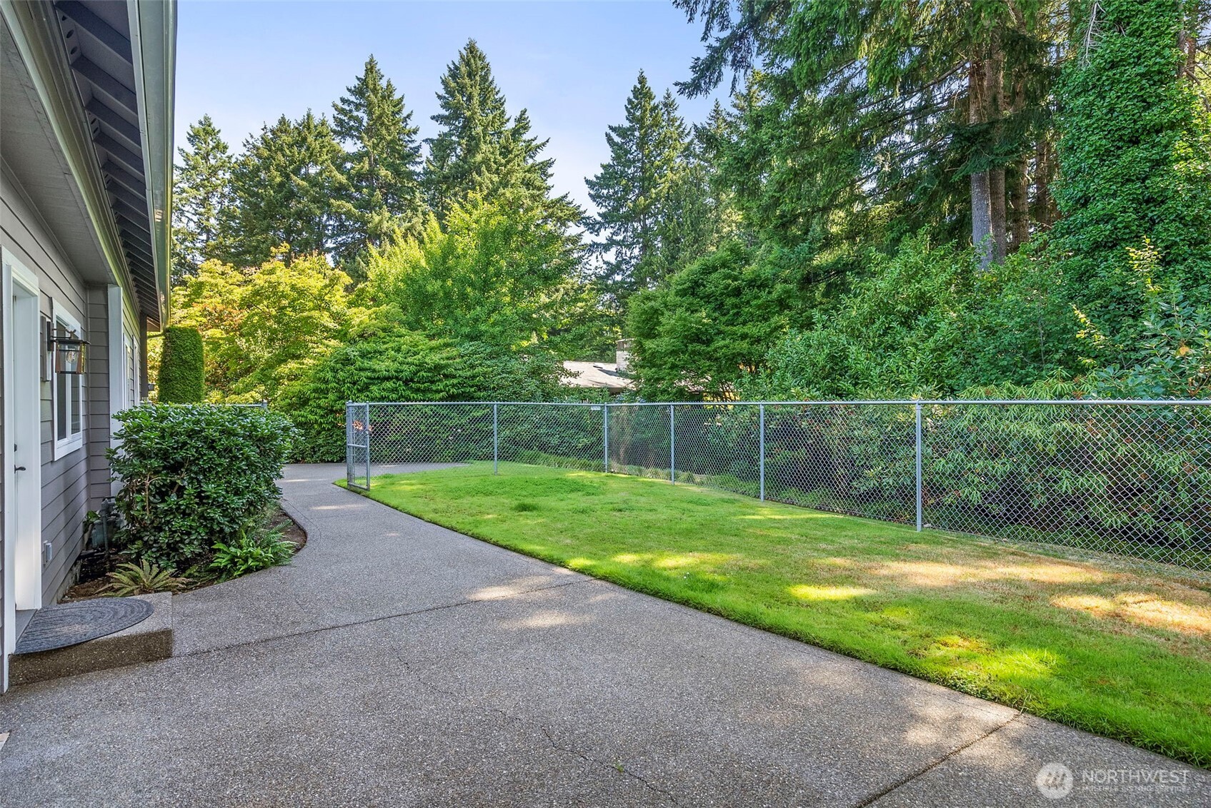 2609 Country Club Court NW