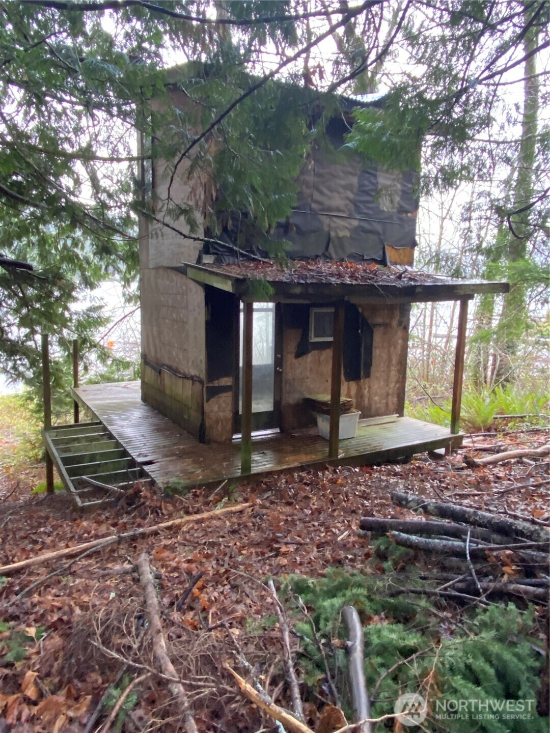 1925 Summit Lake Shore Road NW