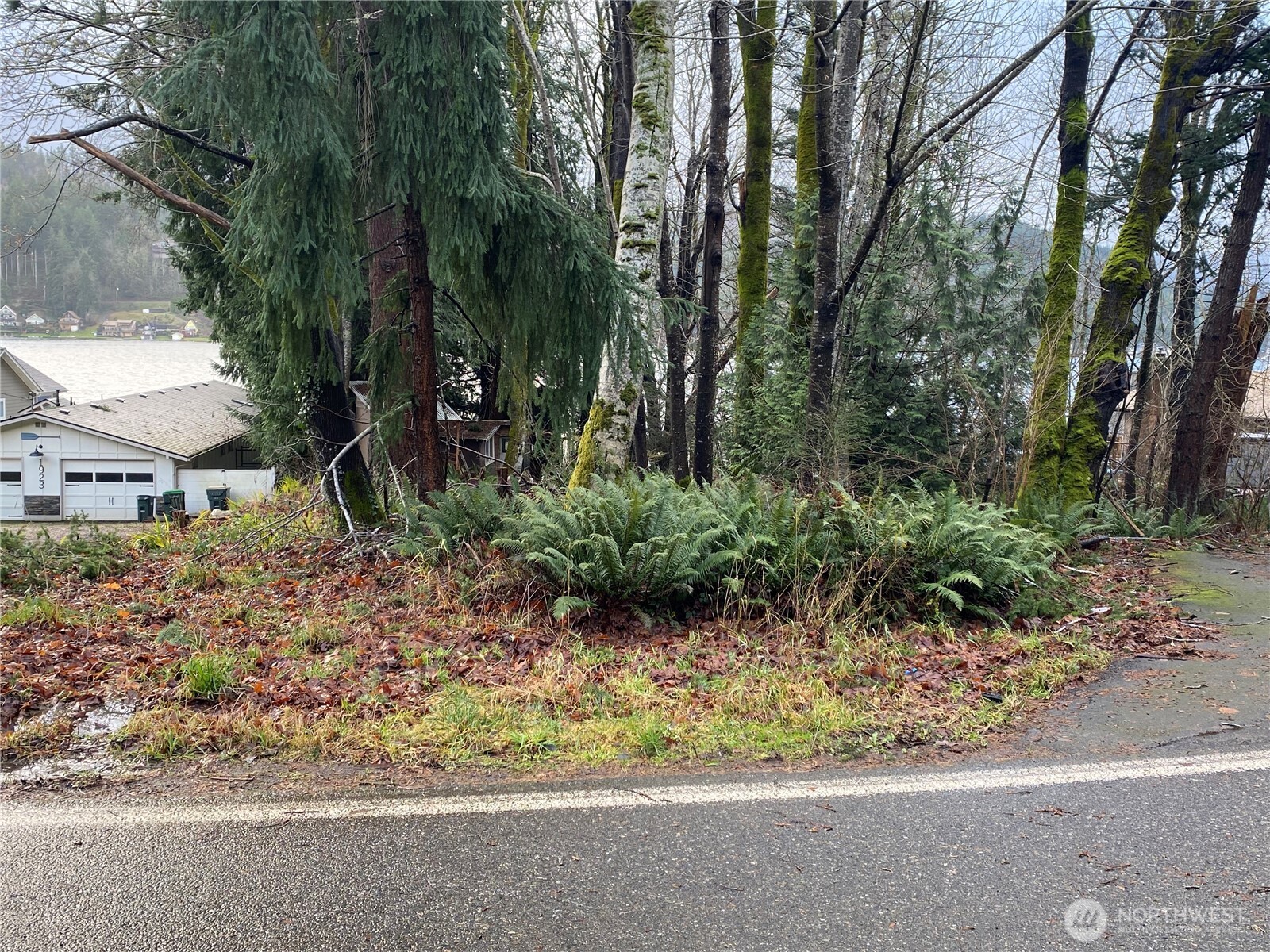 1925 Summit Lake Shore Road NW