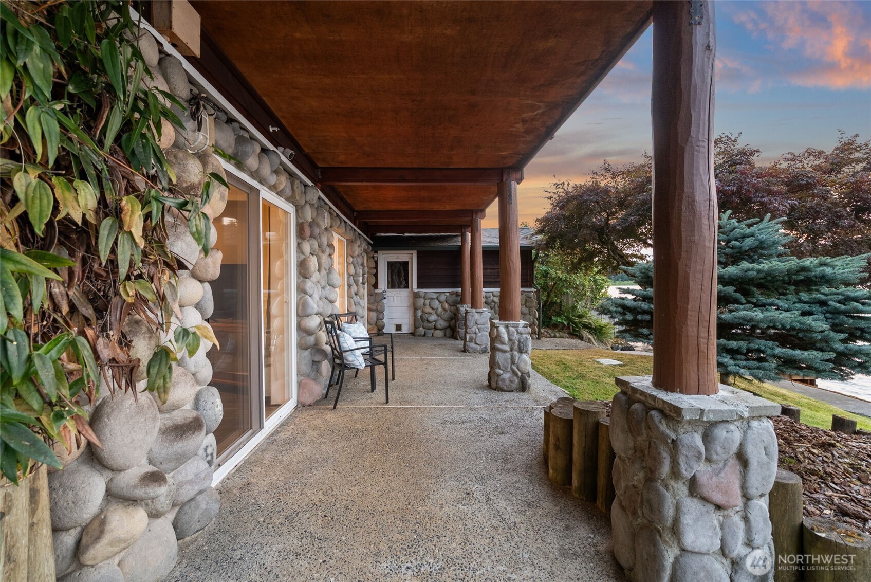 545 Summit Lake Shore Road NW