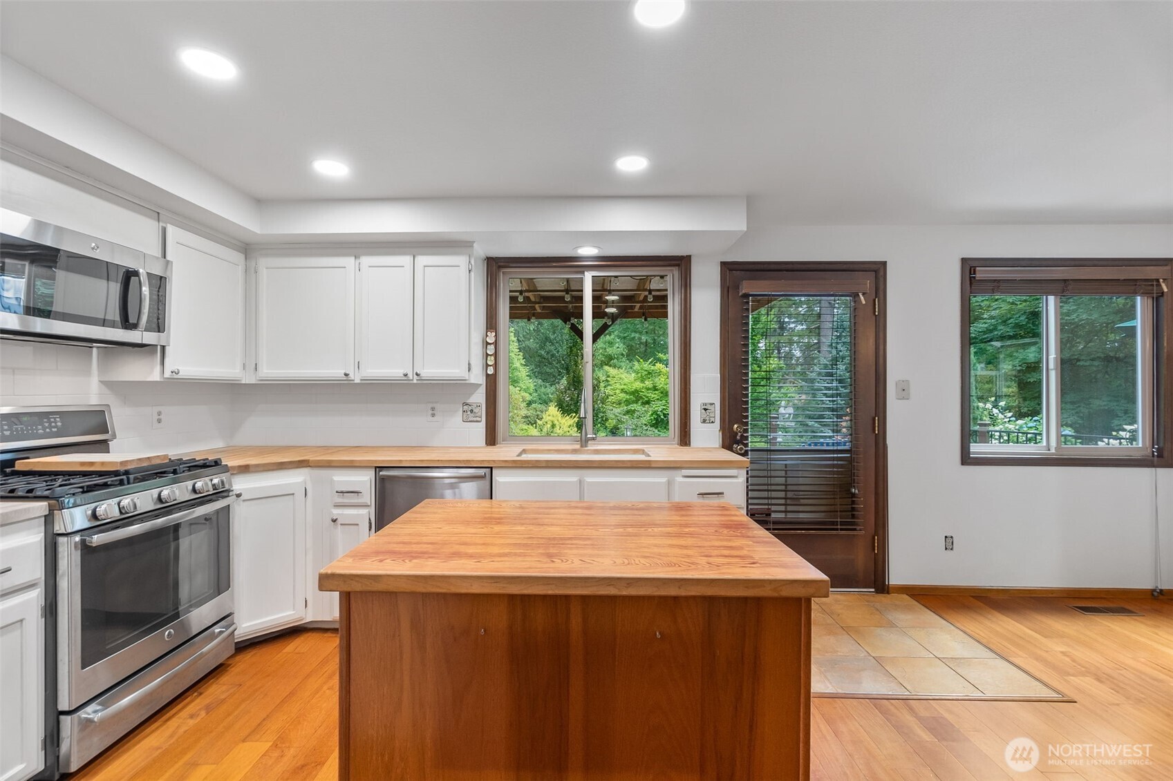 6729 Westhill Court SW