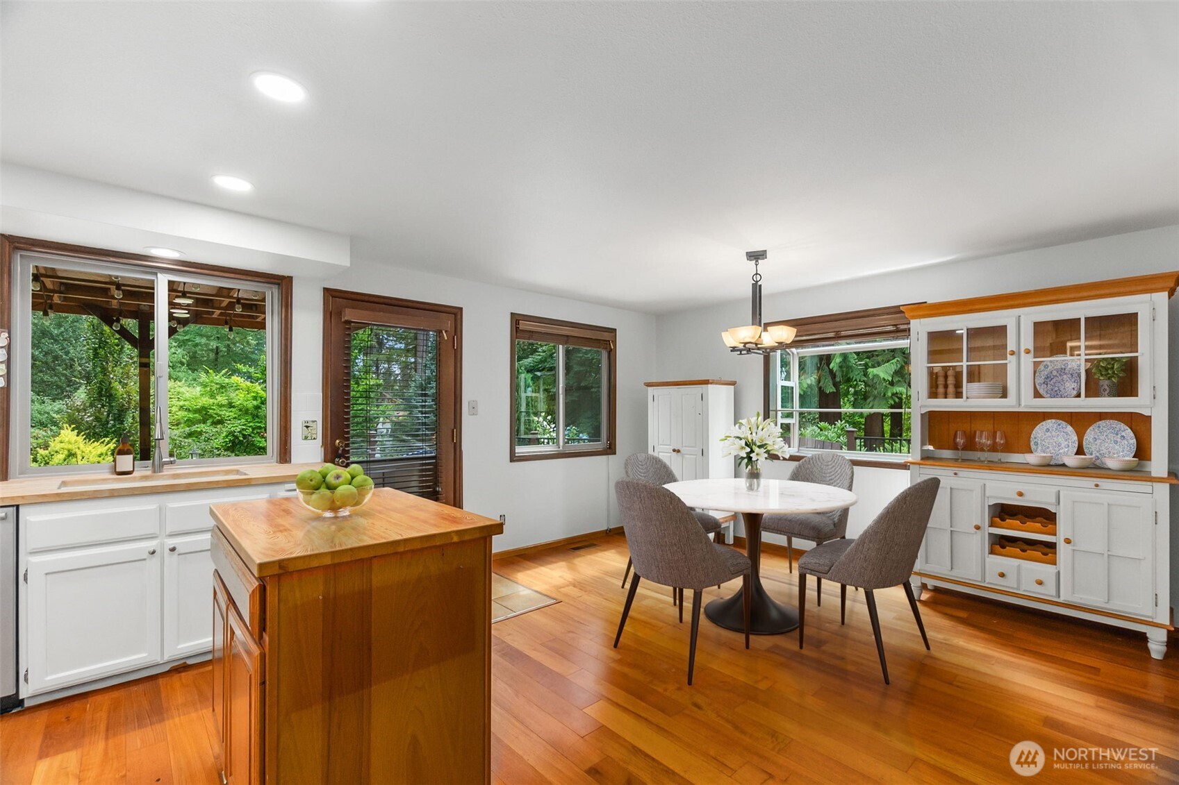 6729 Westhill Court SW