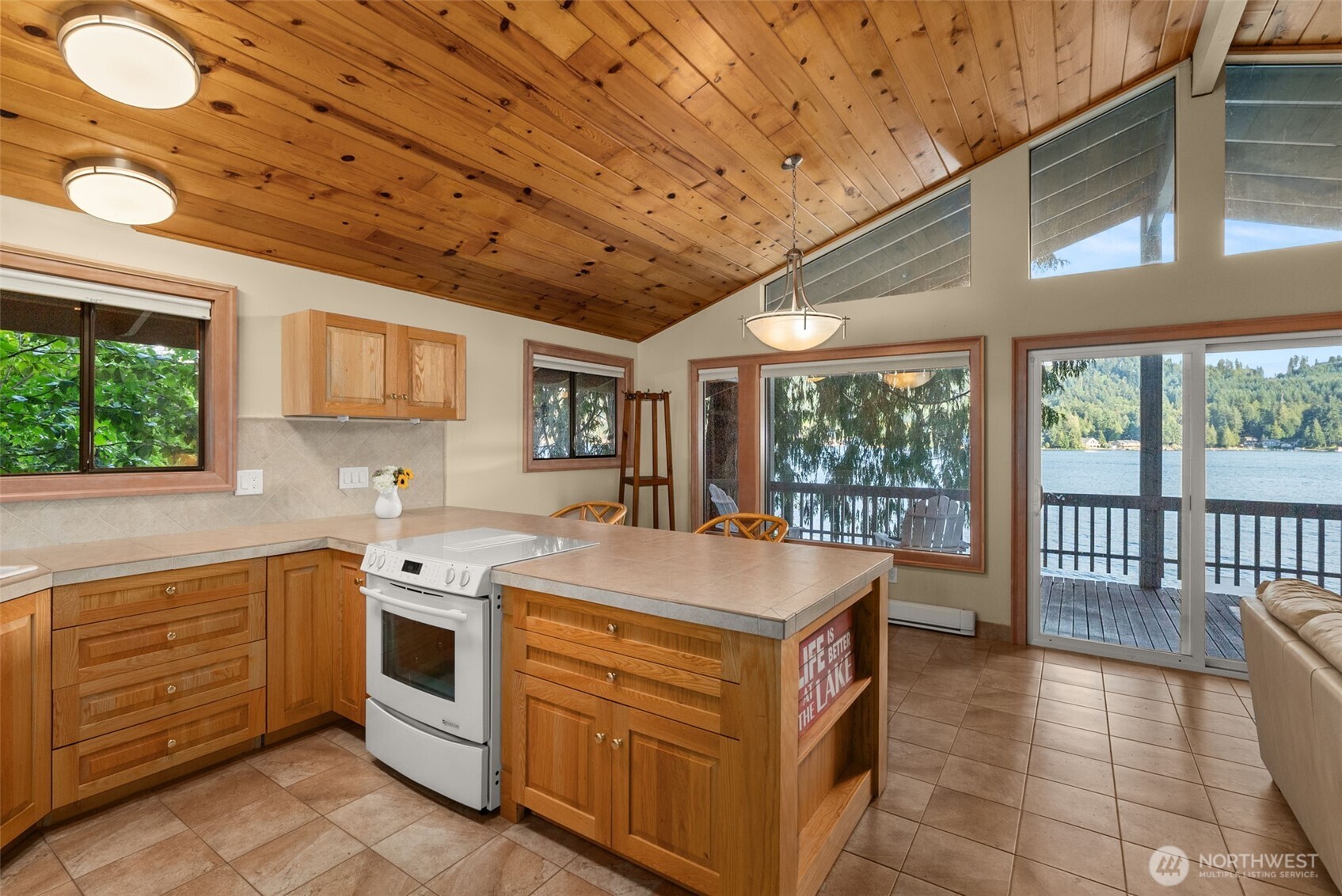 2147 Summit Lake Shore Road NW