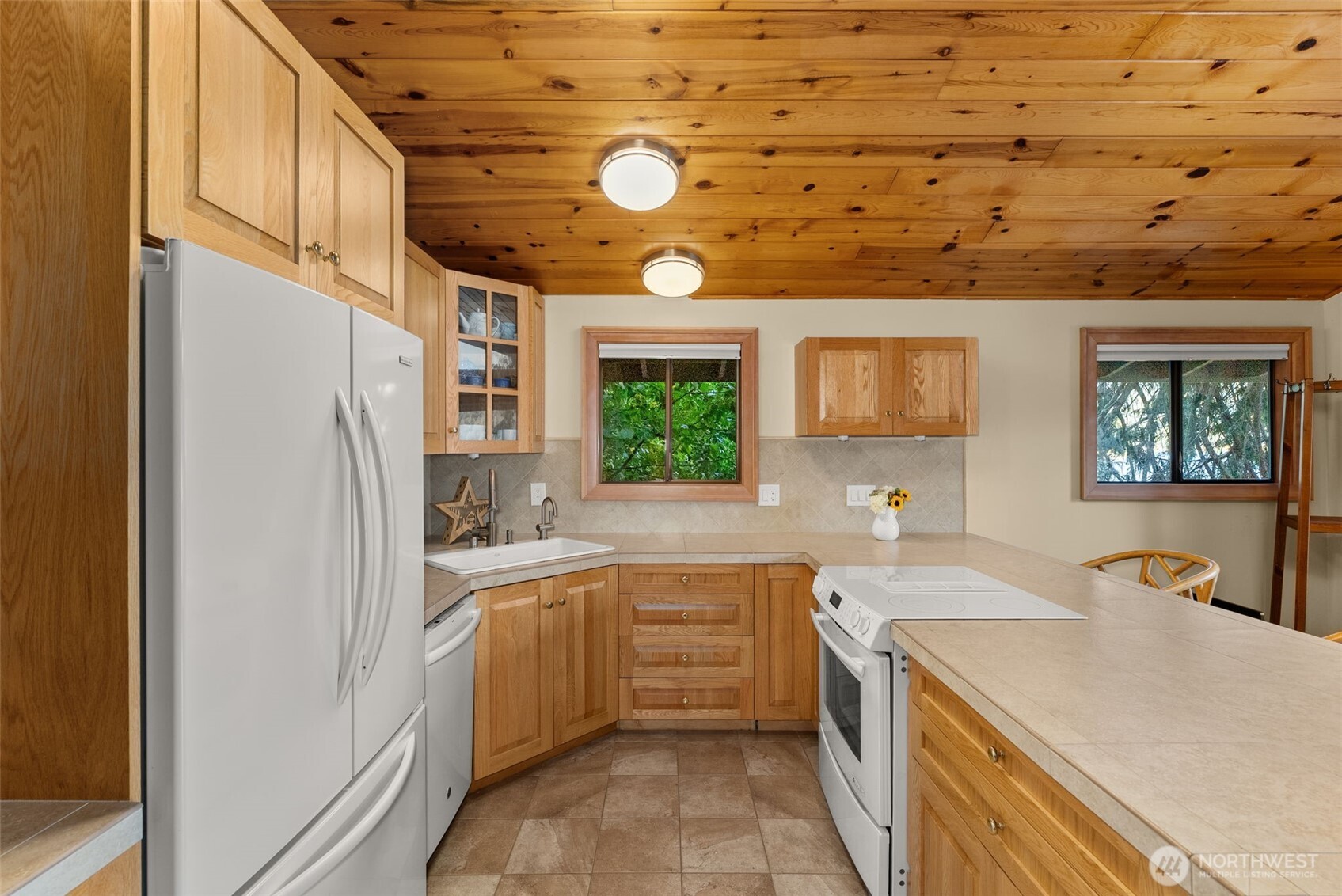 2147 Summit Lake Shore Road NW