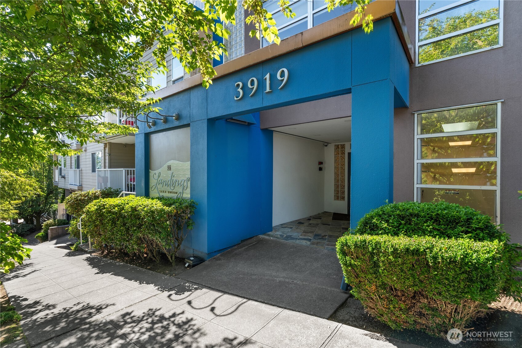 3919 Latona Avenue NE Unit: 305