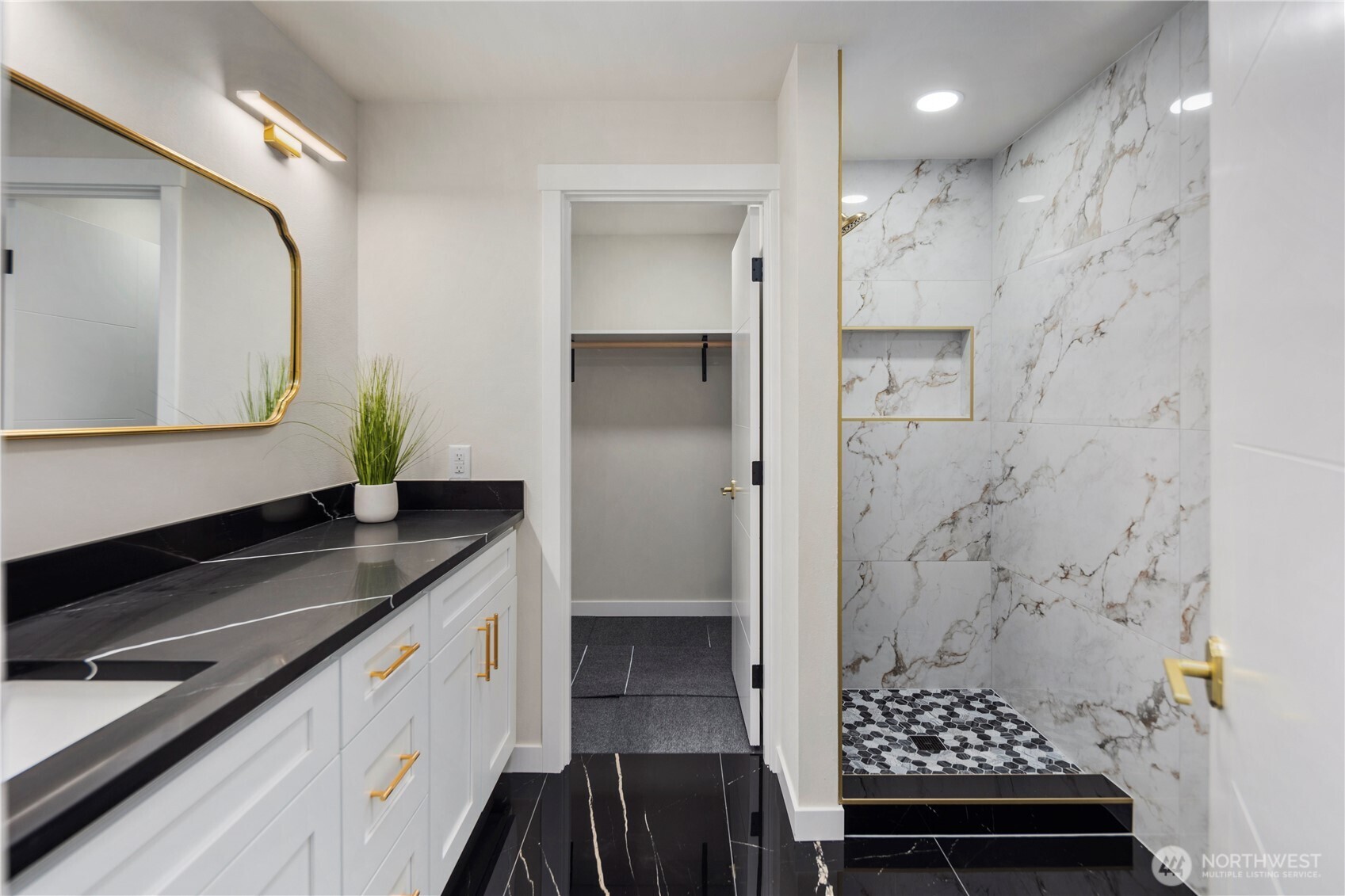 1313 Colchester Drive SE