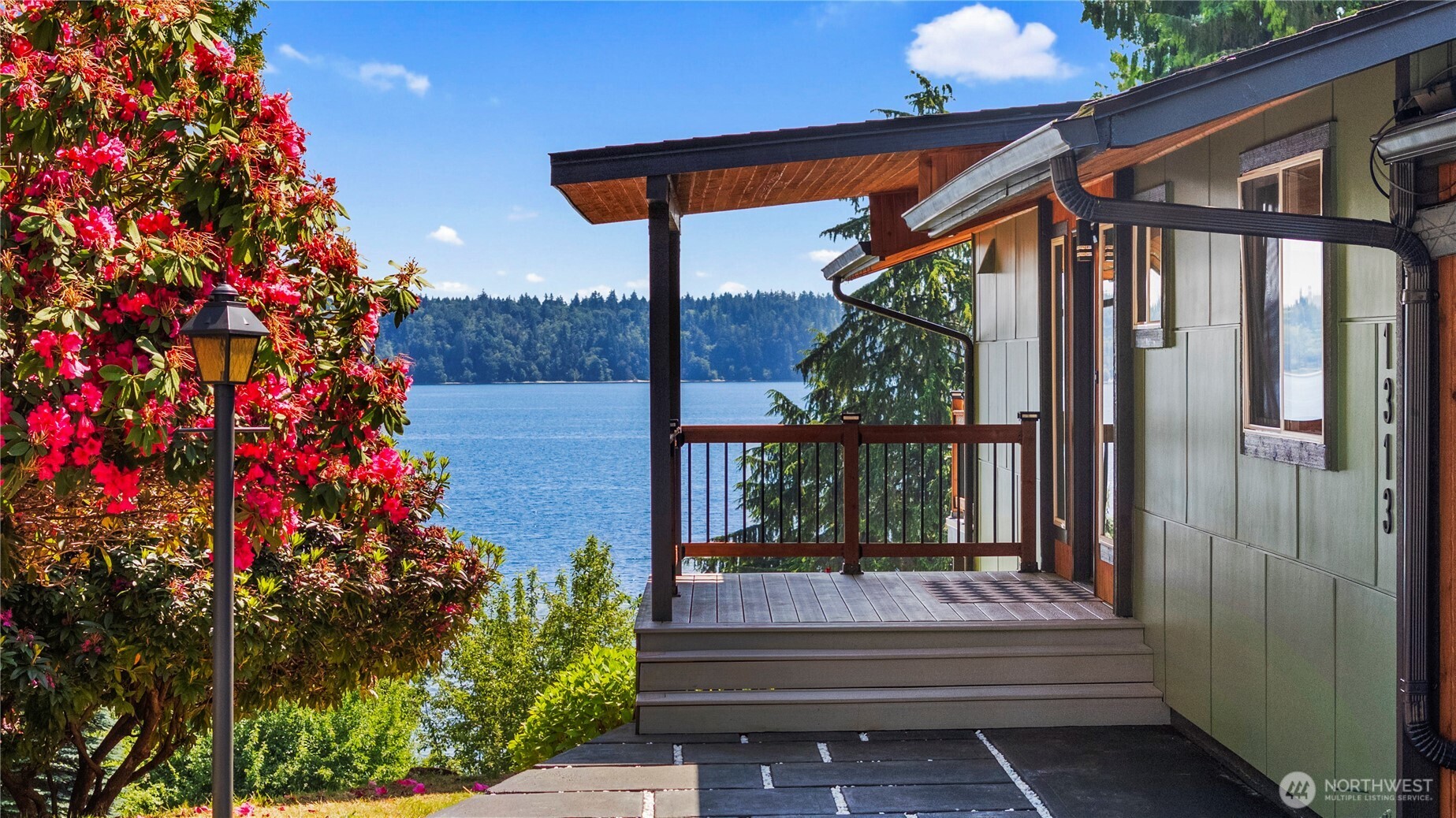 1313 Colchester Drive SE