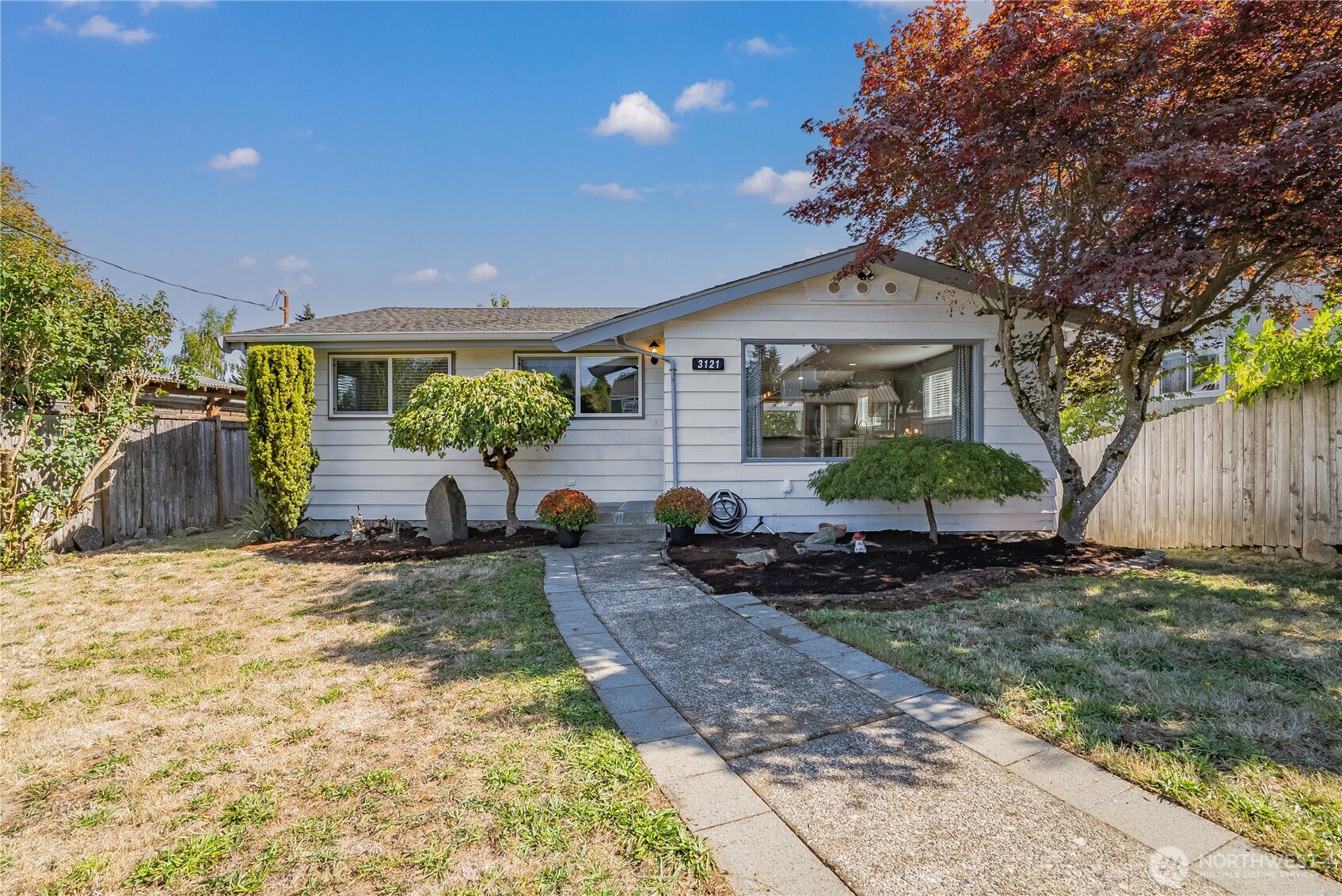 3121 N Huson Street