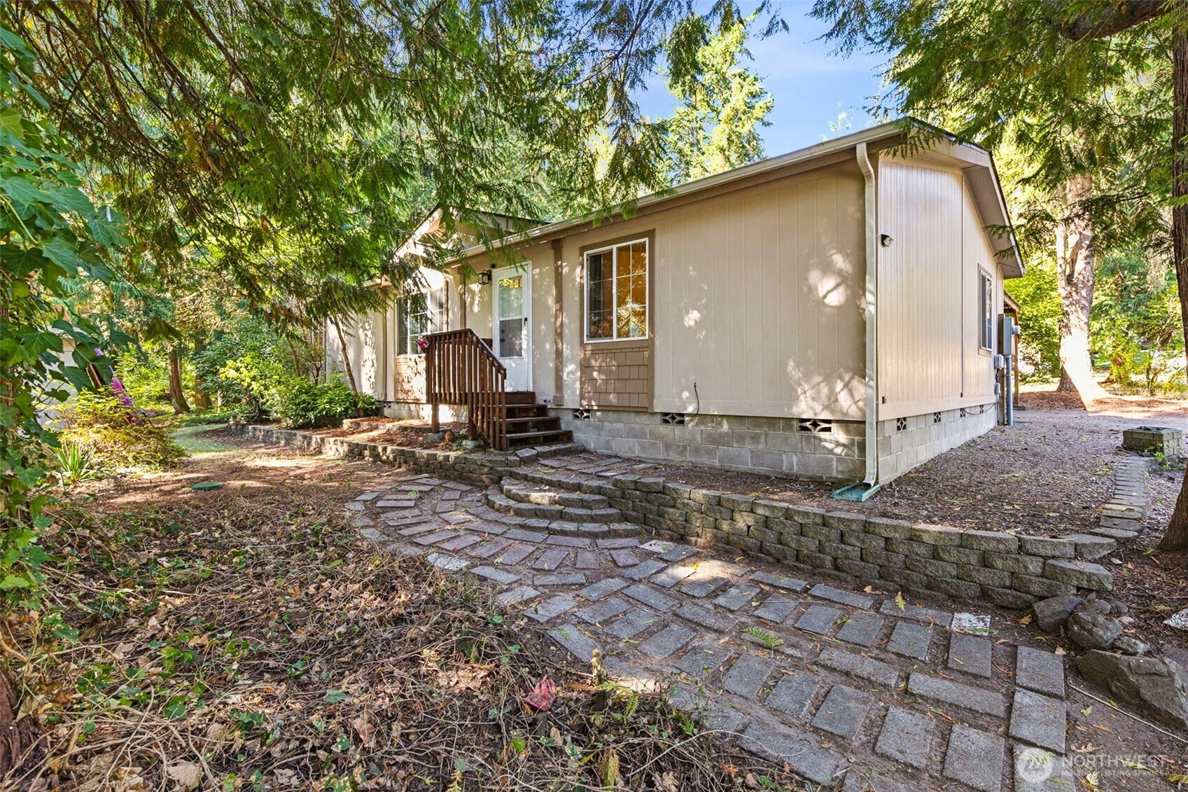 8243 Cedarwood Street SE