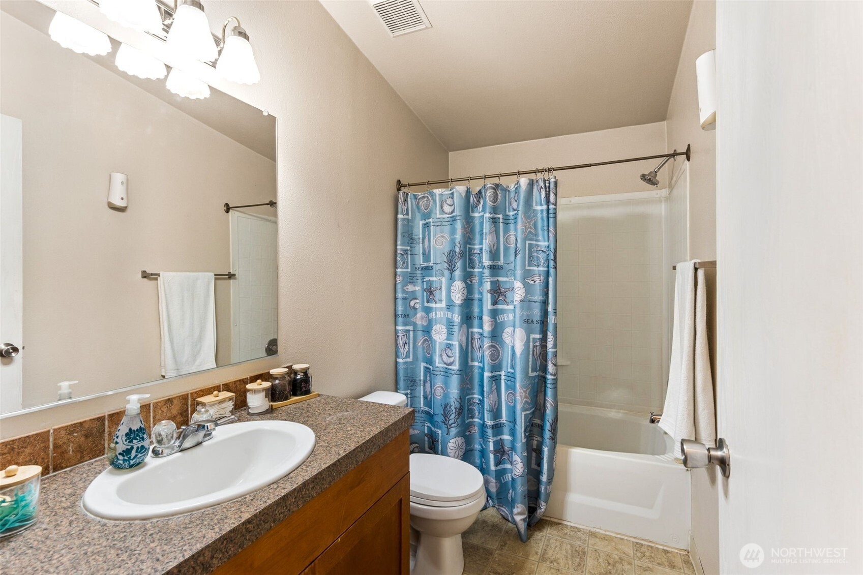 8243 Cedarwood Street SE