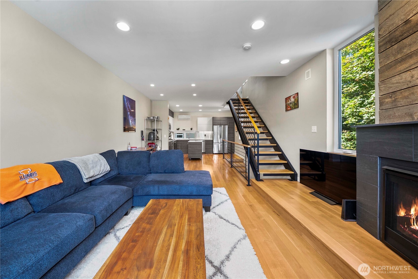 2833 3rd Avenue W