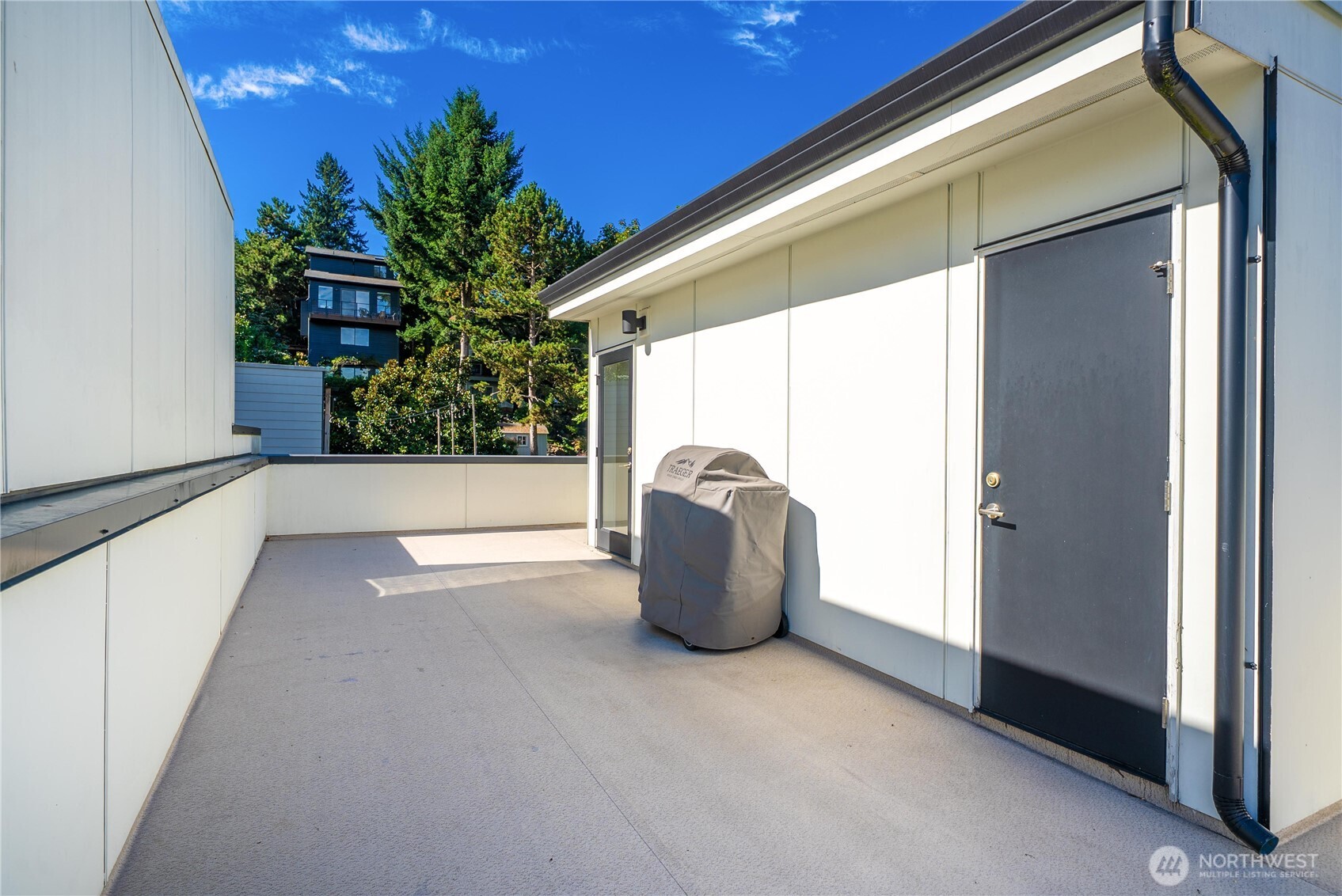2833 3rd Avenue W
