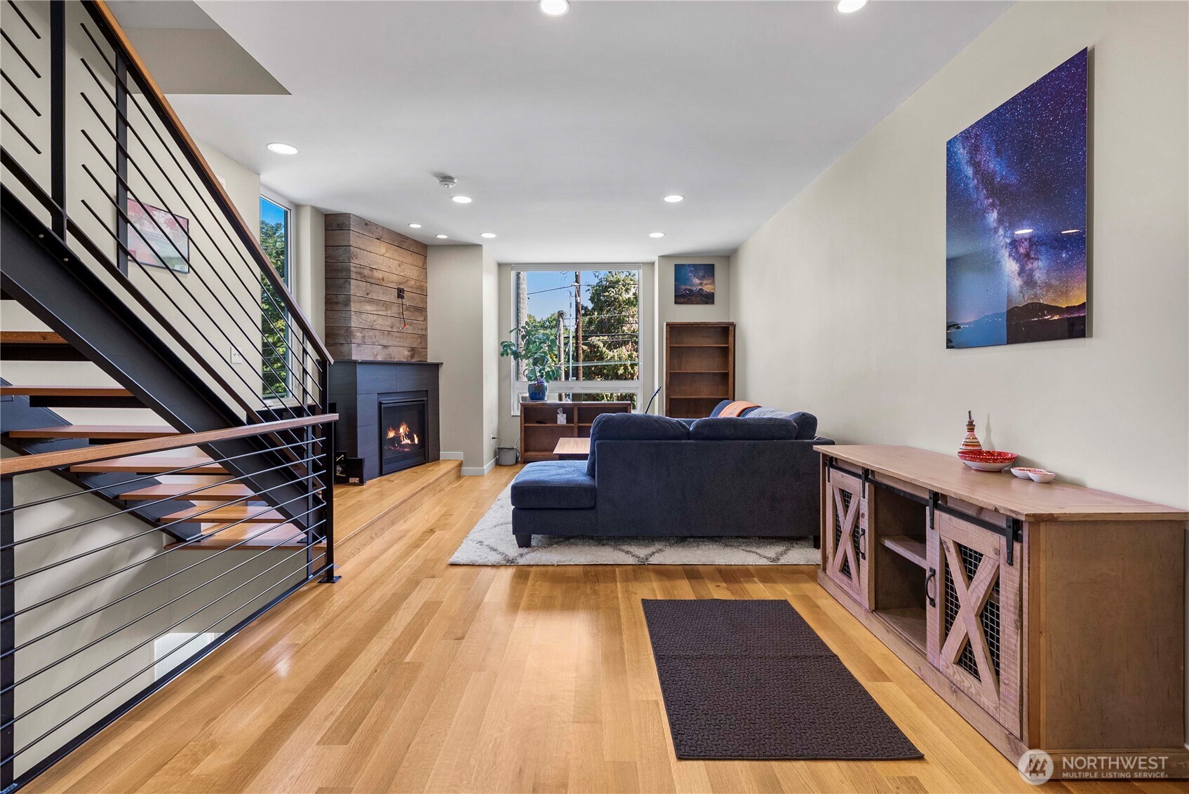 2833 3rd Avenue W