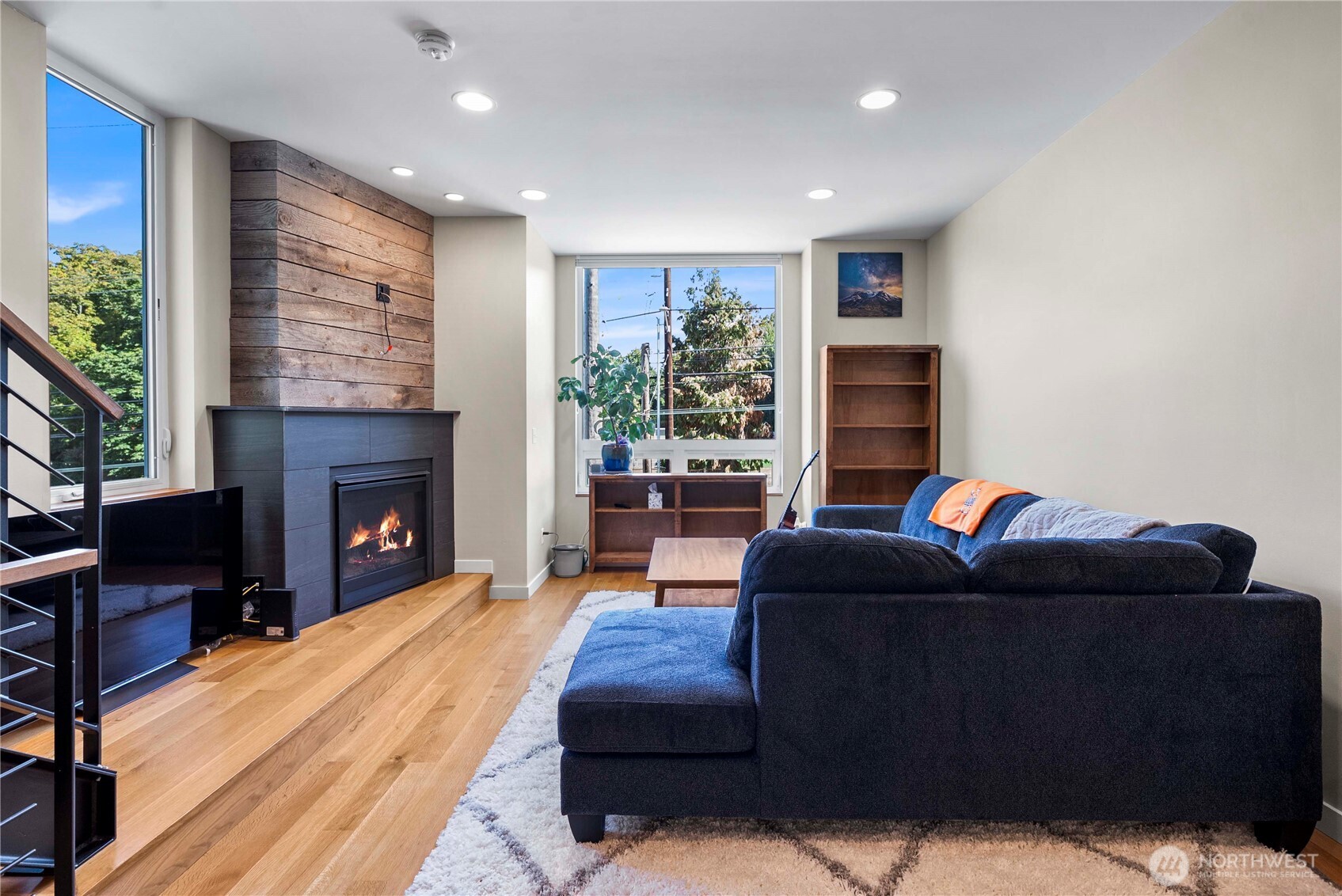 2833 3rd Avenue W