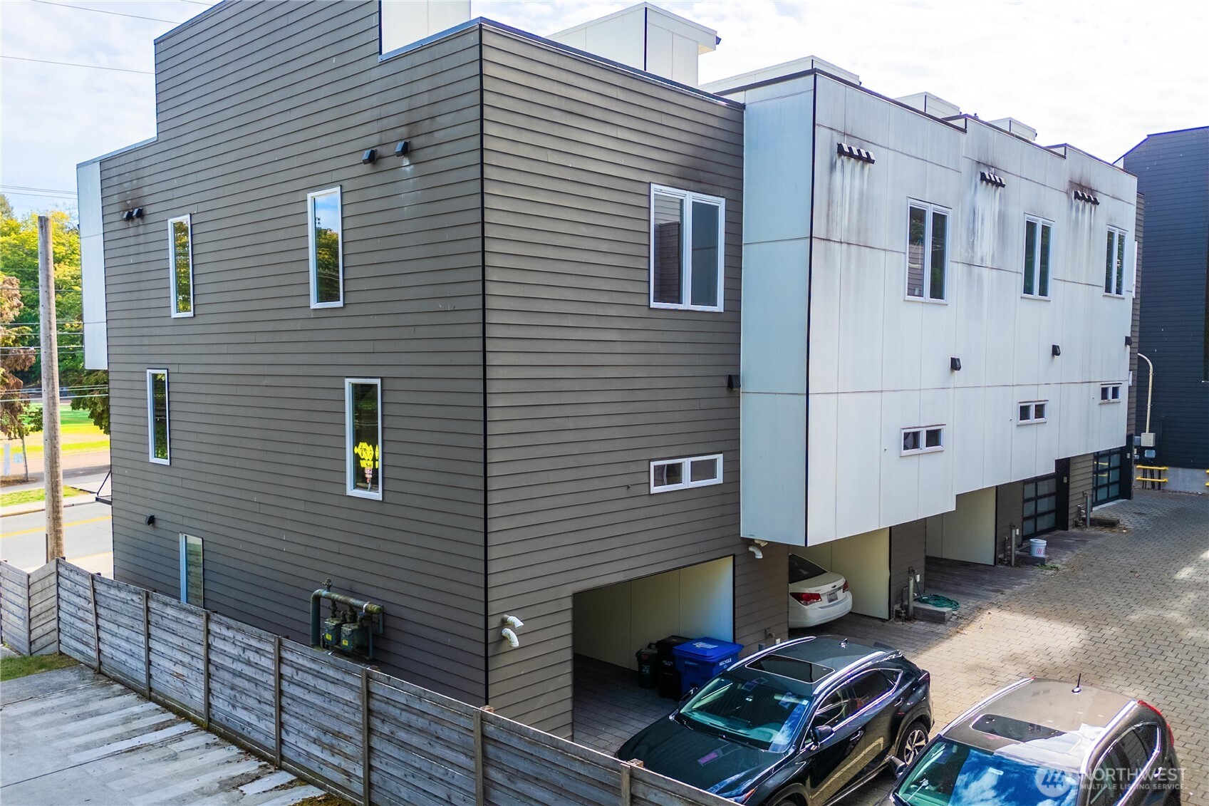 2833 3rd Avenue W
