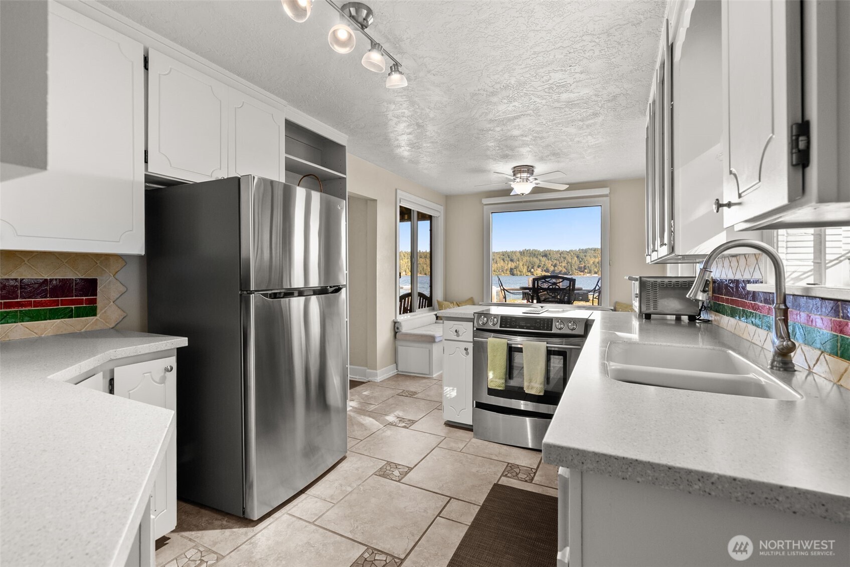 5208 Illahee Road NE