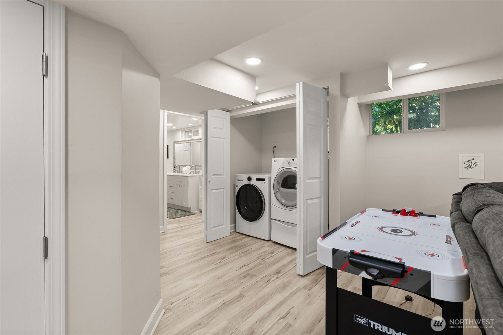 5208 Illahee Road NE