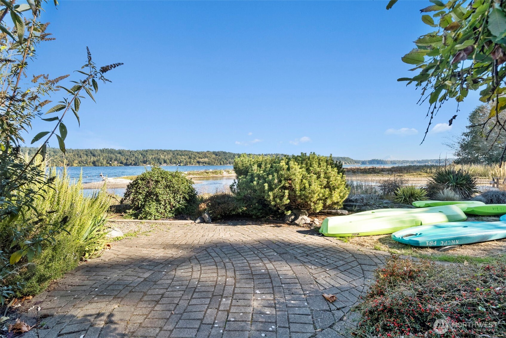 5208 Illahee Road NE