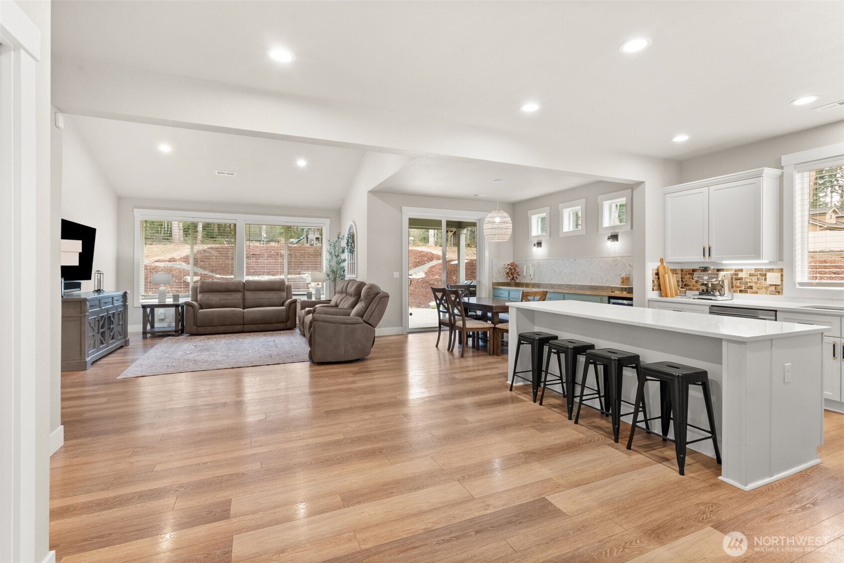 812 Tiedeman Road NW