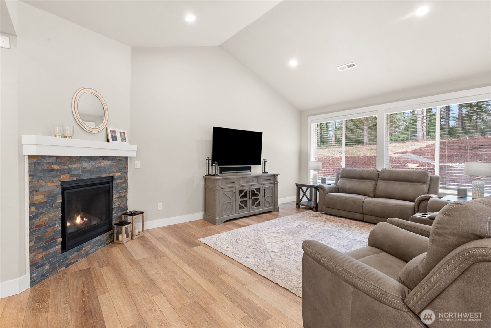 812 Tiedeman Road NW