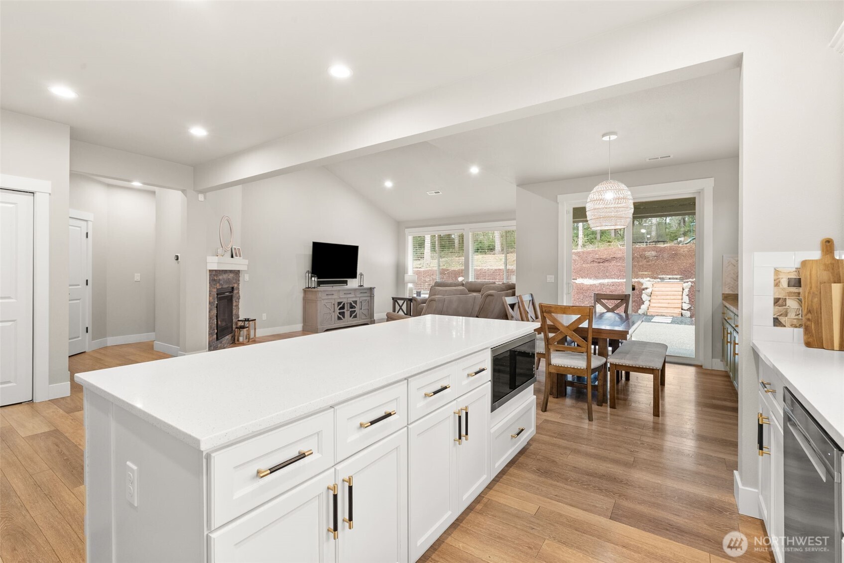 812 Tiedeman Road NW