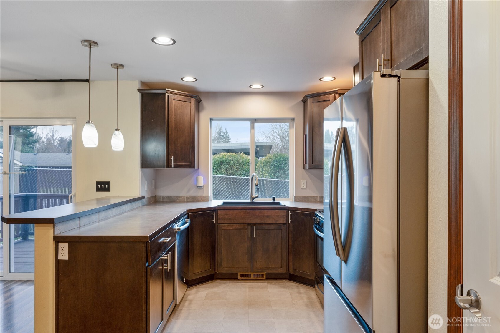 755 Glenridge Court