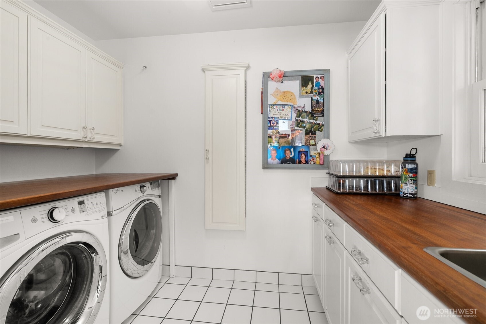 9144 Edgewater Drive SW