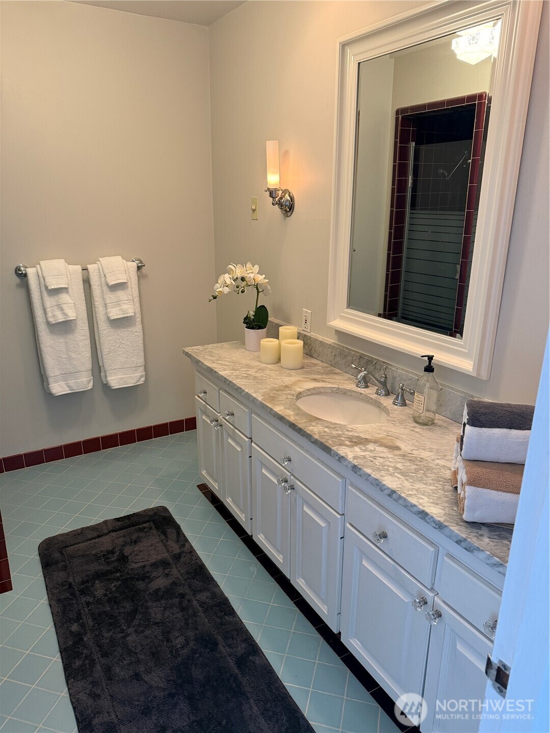 9144 Edgewater Drive SW