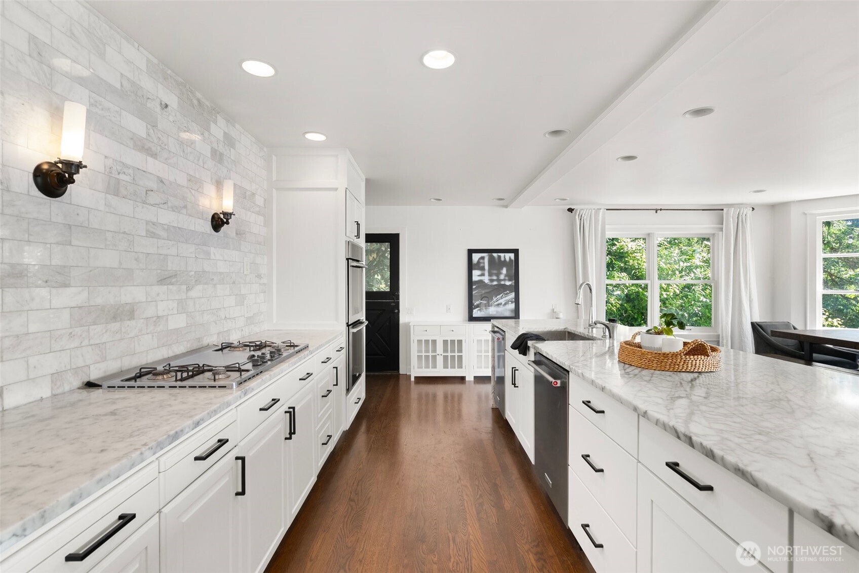 9144 Edgewater Drive SW